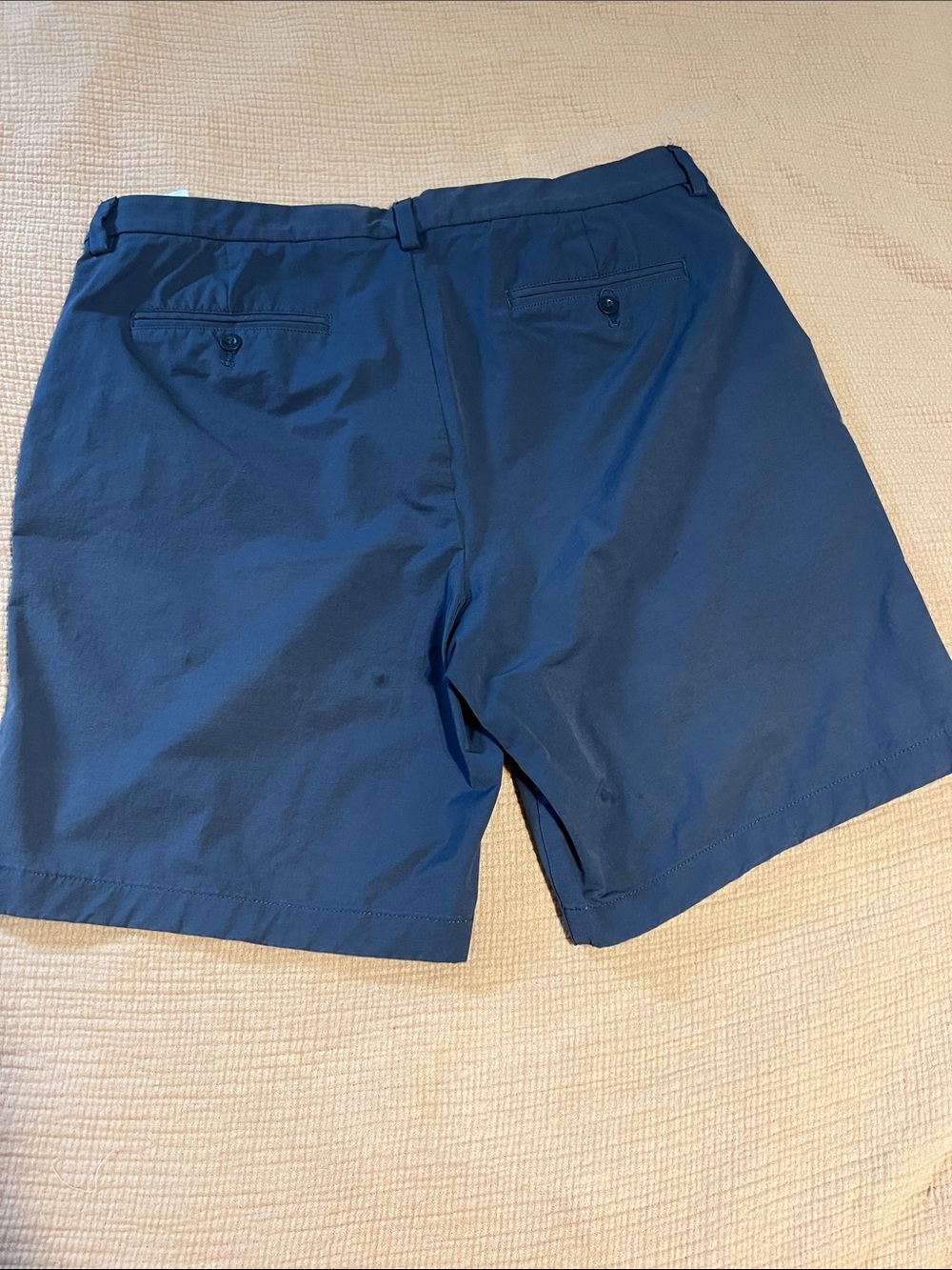 Vineyard Vines On the Go Men's Navy Flat-Front Shorts - Picture 6 of 10
